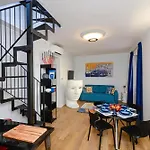 Appartamento Attico Centro Con Terrazza E Jacuzzi E Parcheggio Privati Genova