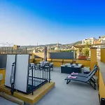 Appartamento Attico Centro Con Terrazza E Jacuzzi E Parcheggio Privati Genova