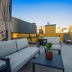 Attico Centro Con Terrazza E Jacuzzi E Parcheggio Privati