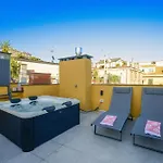 Attico Centro Con Terrazza E Jacuzzi E Parcheggio Privati