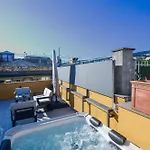 Attico Centro Con Terrazza E Jacuzzi E Parcheggio Privati Appartement