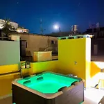 Appartement Attico Centro Con Terrazza E Jacuzzi E Parcheggio Privati *