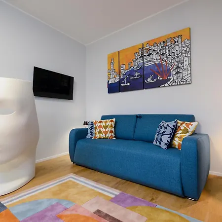 Апартаменты Attico Centro Con Terrazza E Jacuzzi E Parcheggio Privati *