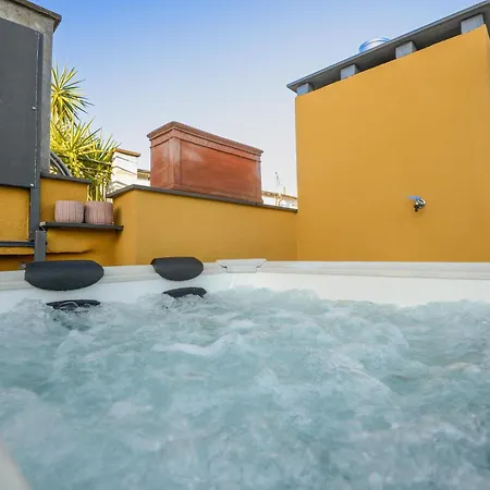 Attico Centro Con Terrazza E Jacuzzi E Parcheggio Privati Апартаменты Генуя