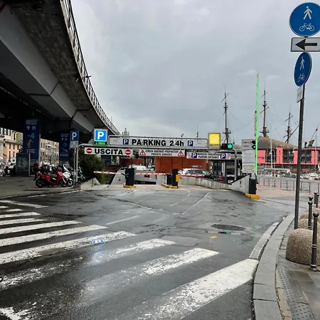 Attico Centro Con Terrazza E Jacuzzi E Parcheggio Privati Genua