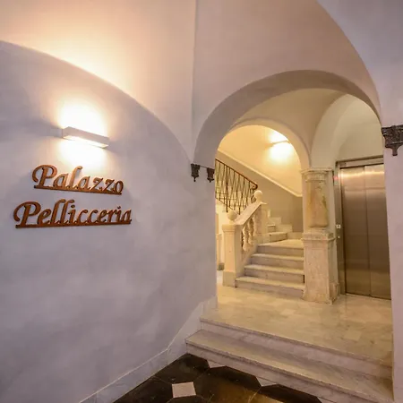 Attico Centro Con Terrazza E Jacuzzi E Parcheggio Privati *