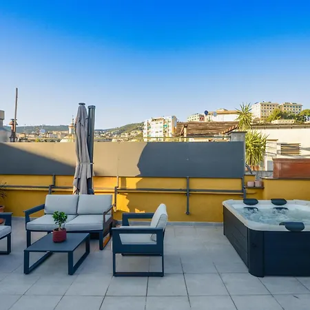 Attico Centro Con Terrazza E Jacuzzi E Parcheggio Privati