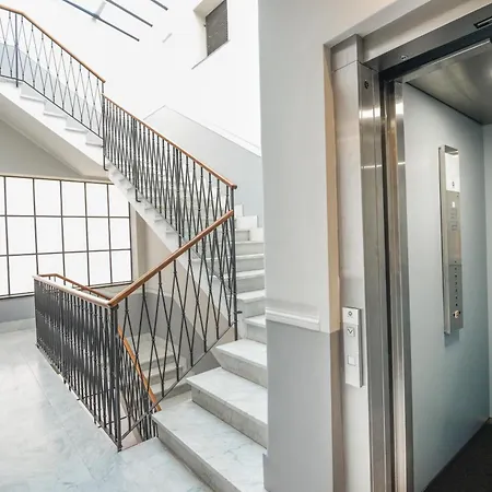 Attico Centro Con Terrazza E Jacuzzi E Parcheggio Privati