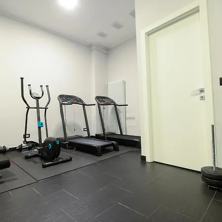 Attico Centro Con Terrazza E Jacuzzi E Parcheggio Privati 公寓 *