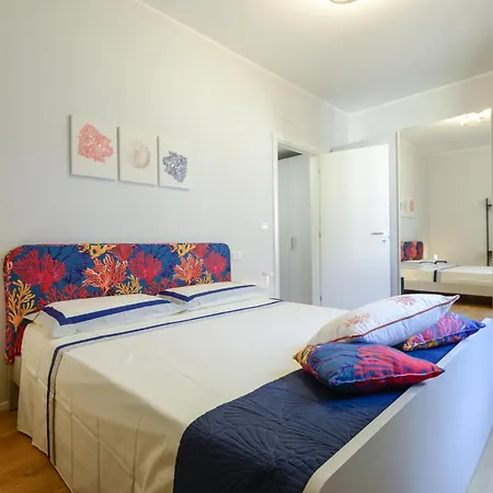 Attico Centro Con Terrazza E Jacuzzi E Parcheggio Privati Генуя