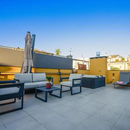 Attico Centro Con Terrazza E Jacuzzi E Parcheggio Privati